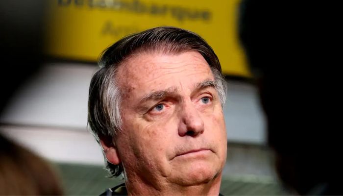  Bolsonaro deve ser internado amanhã para realizar cirurgia 